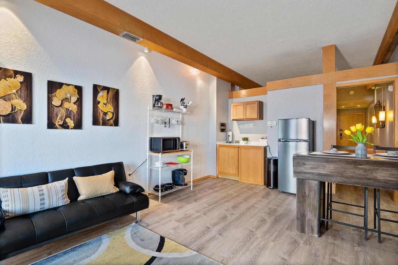Couples Getaway - Sweet Retreat - European Village Best Location Palm Coast Bagian luar foto